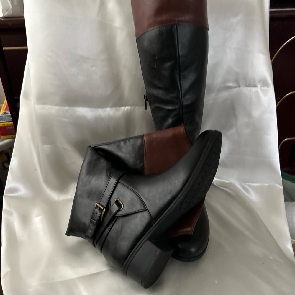 Boot - Picture 3 of 7